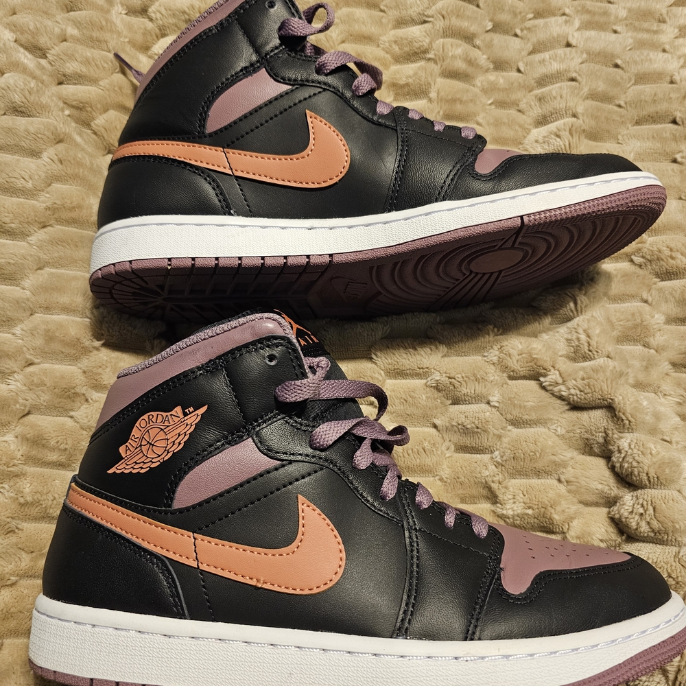 Jordan 1 Mid Black and Purple - Picture 4 of 8